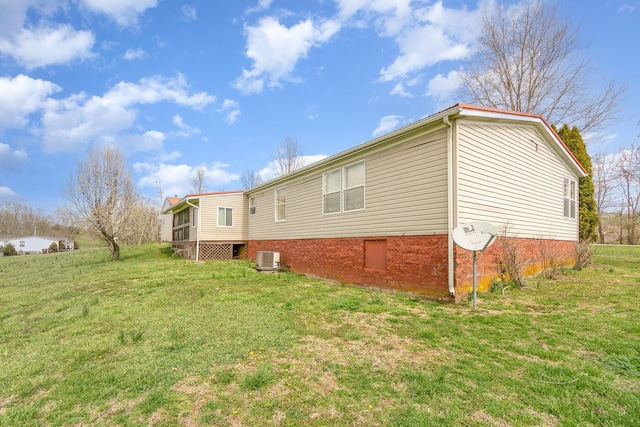 360 N Middletown Rd, Winchester, KY 40391 - back of house featuring central AC and a yard