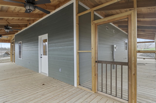 deck with ceiling fan