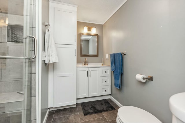bathroom with toilet, baseboards, a shower stall, and ornamental molding