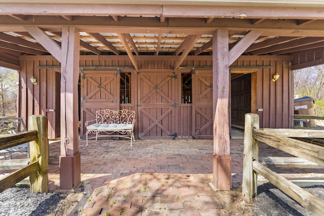 1295 Burger Knob Rd, Junction City, KY 40440 - view of stable