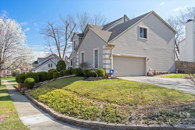 view of front of house featuring a front lawn, driveway, and roof with shingles