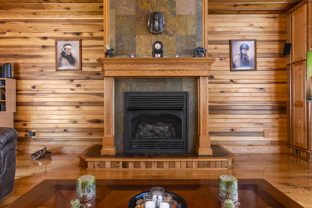9485 US-60, Morehead, KY 40351 - details featuring a fireplace with raised hearth and wooden walls