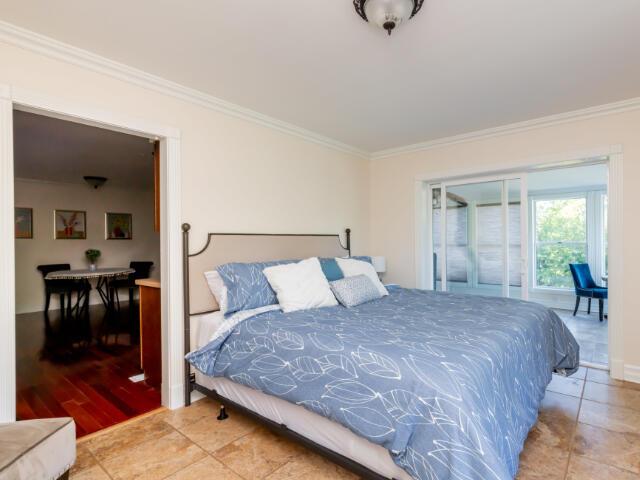 4950 Jennie Kate Ln, Lexington, KY 40510 - bedroom featuring crown molding