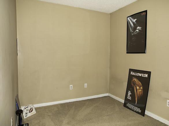 113 Woodland Trl, Somerset, KY 42501 - interior space with baseboards and a textured ceiling