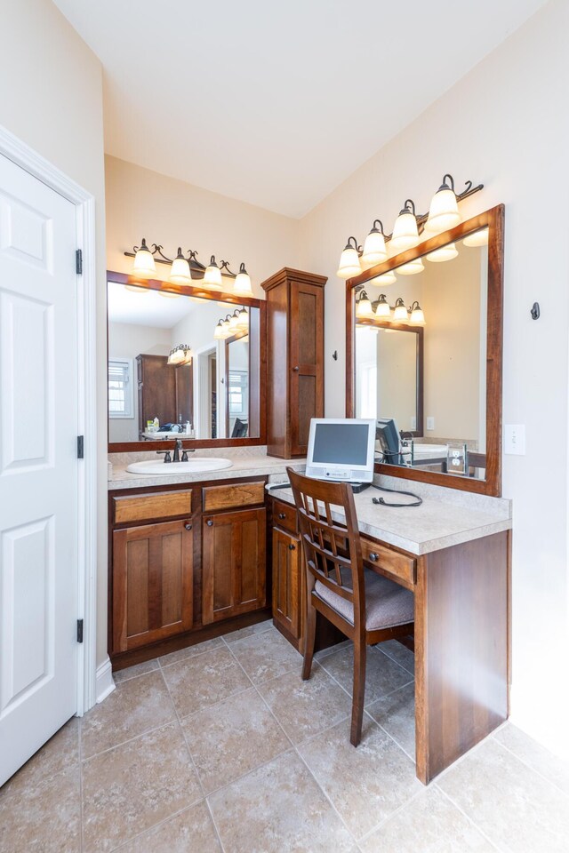 790 Thatchers Mill Rd, Paris, KY 40361 - bathroom with vanity