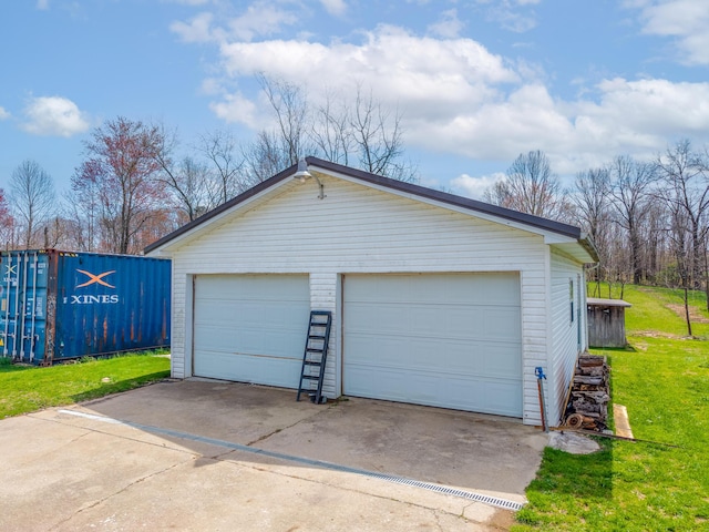 view of detached garage