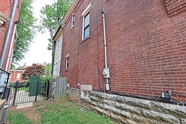 261 N Broadway, Lexington, KY 40507 - view of side of home featuring brick siding