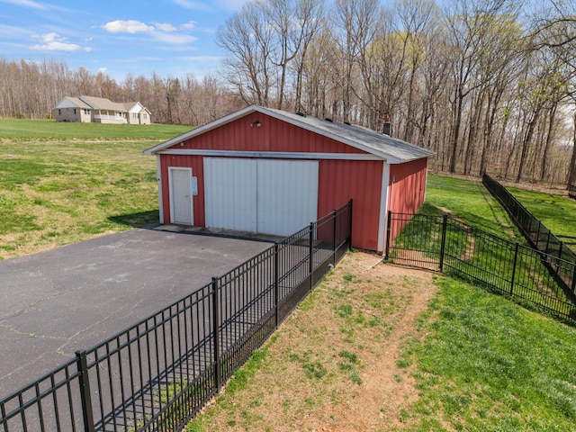 11 Hominy Hill Rd, Nancy, KY 42544 - view of pole building featuring a yard, fence, and driveway