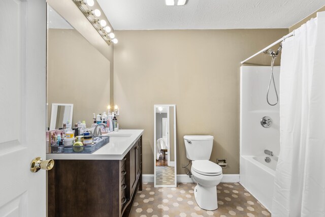 135 Country Acres Dr, Somerset, KY 42503 - bathroom featuring toilet, shower / tub combo, vanity, and baseboards