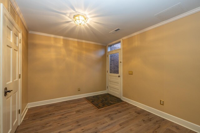 400 Redding Rd Unit 15, Lexington, KY 40517 - interior space featuring visible vents, baseboards, ornamental molding, and dark wood finished floors