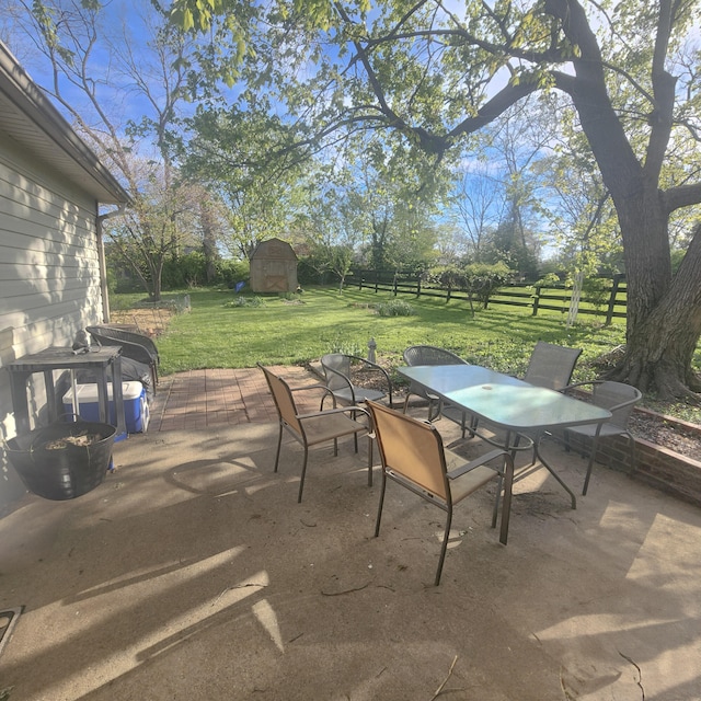 198 Hiawatha Trl, Georgetown, KY 40324 - view of patio / terrace featuring outdoor dining space