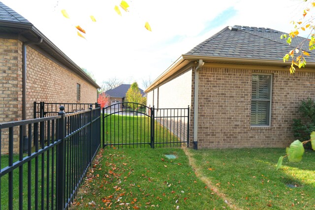 2524 Pascoli Pl, Lexington, KY 40509 - view of yard featuring a gate