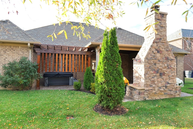 2524 Pascoli Pl, Lexington, KY 40509 - view of grassy yard with a hot tub