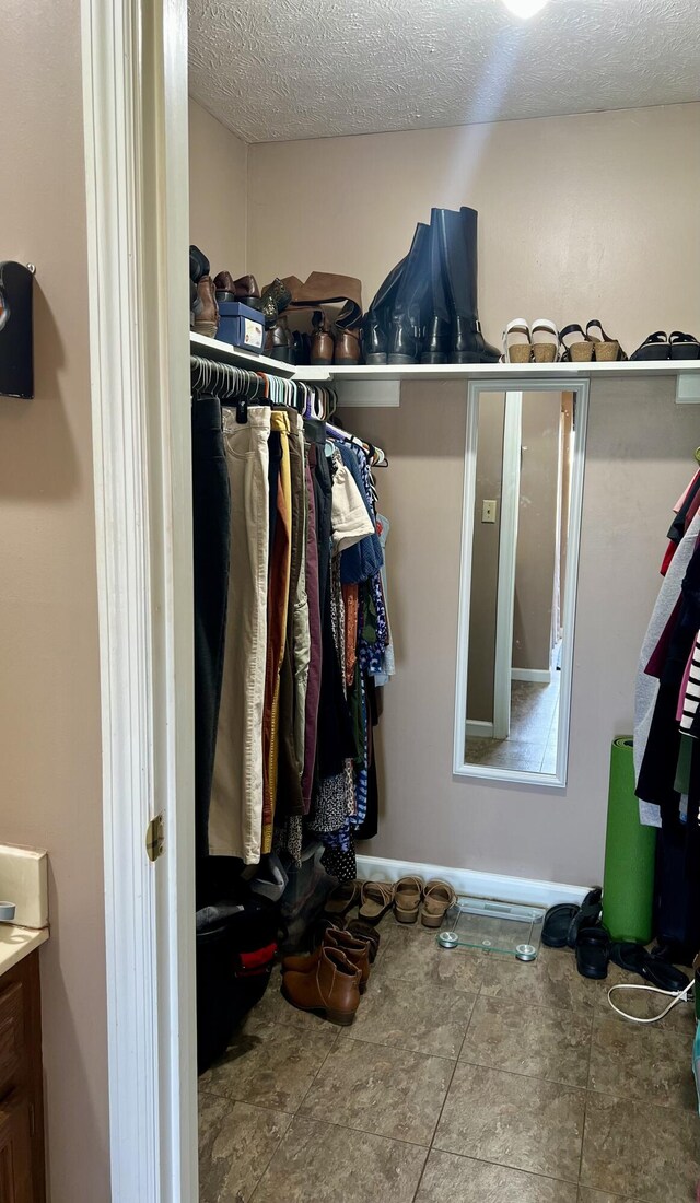 111 Keystone Dr, Richmond, KY 40475 - view of spacious closet