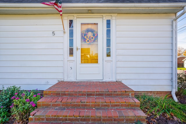 5 Bath Ave, Owingsville, KY 40360 - entrance to property featuring a shingled roof