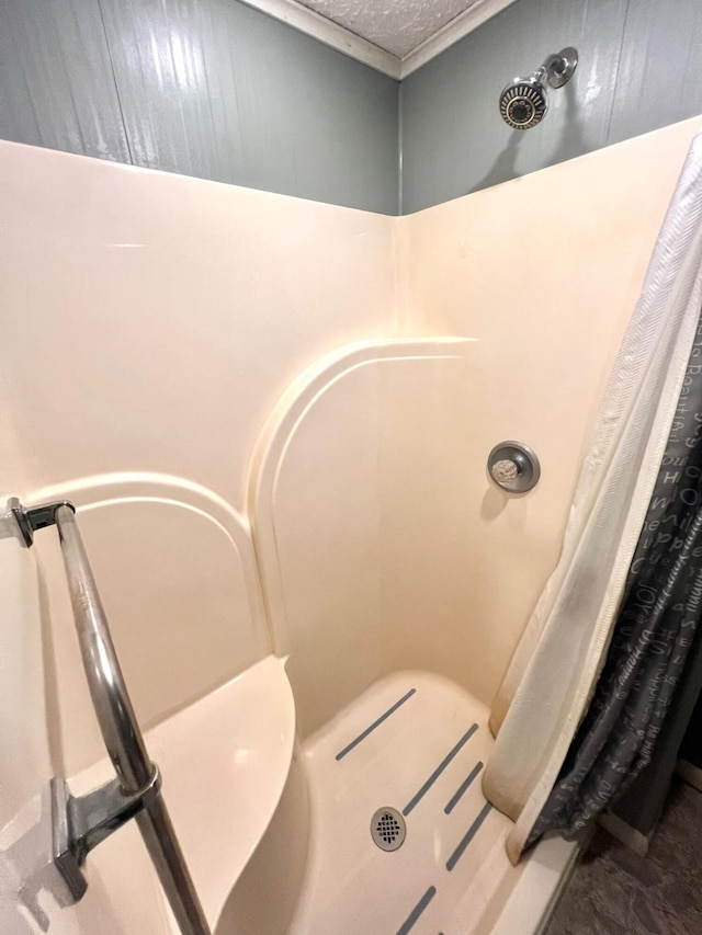 131 Keller St, Cumberland, KY 40823 - bathroom featuring curtained shower and a textured ceiling