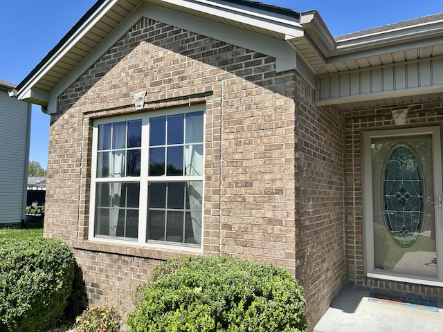 199 Newport Ln, Berea, KY 40403 - property entrance with brick siding and board and batten siding