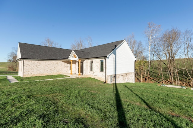 437 Boones Creek Rd, Lancaster, KY 40444 - view of front of home featuring crawl space, roof with shingles, and a front lawn