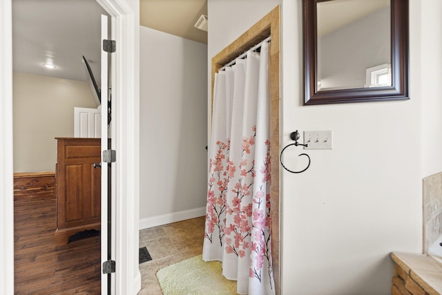 88 Hawkins Ln, Clay City, KY 40312 - bathroom with a shower with curtain, baseboards, and visible vents