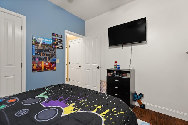 88 Hawkins Ln, Clay City, KY 40312 - bedroom featuring wood finished floors and baseboards