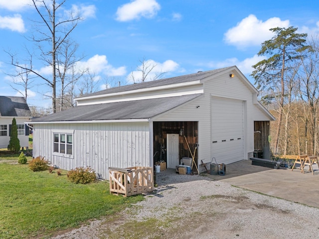 88 Hawkins Ln, Clay City, KY 40312 - detached garage with concrete driveway