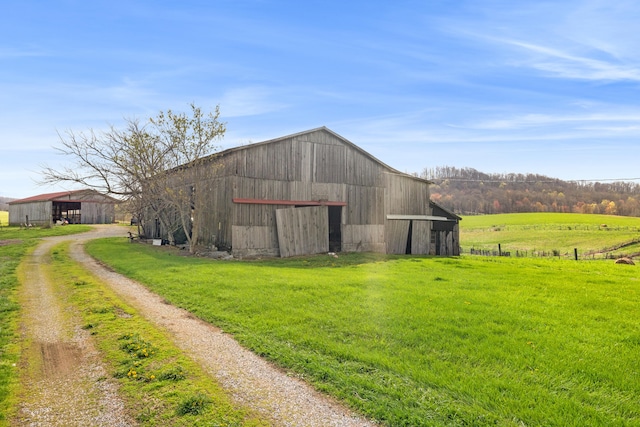 5245 US-68 W, Gravel Switch, KY 40328 - view of barn featuring a yard and driveway