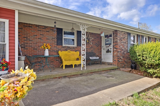 5245 US-68 W, Gravel Switch, KY 40328 - entrance to property with covered porch and brick siding