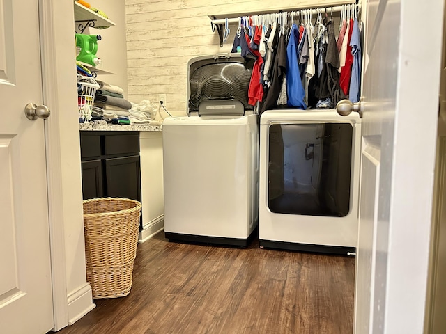 100 Barry Rd, Georgetown, KY 40324 - clothes washing area with dark wood-style floors and washer and dryer