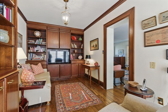 216 Ridgeway Rd, Lexington, KY 40502 - living area with dark wood finished floors, baseboards, and ornamental molding