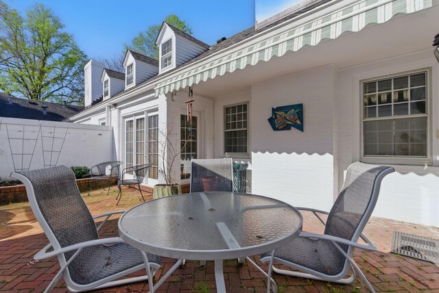 216 Ridgeway Rd, Lexington, KY 40502 - view of patio with outdoor dining area