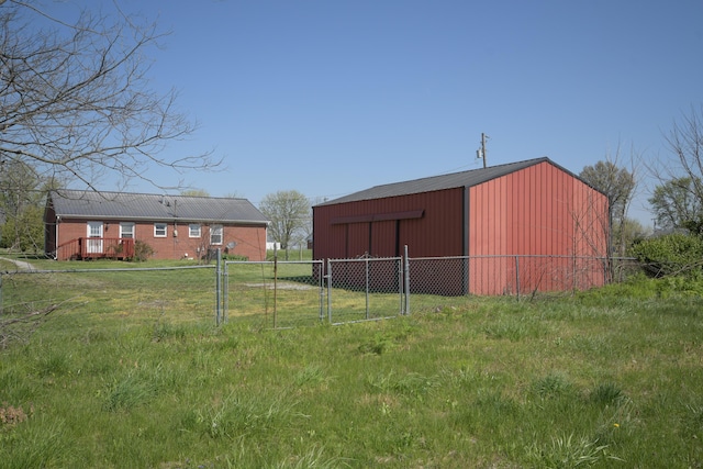 186 Main St, Sharpsburg, KY 40374 - view of pole building featuring fence