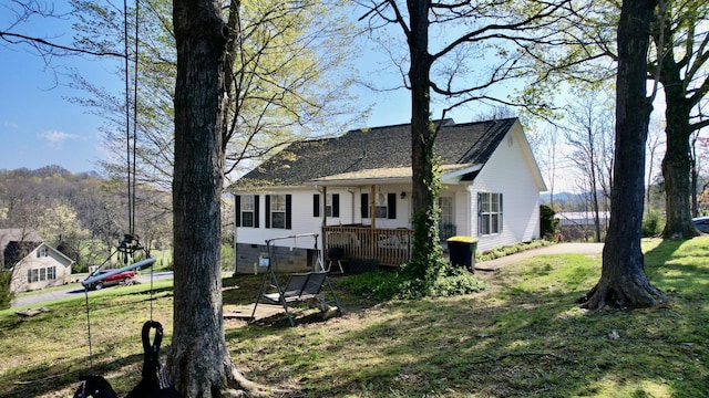 367 Old Rocky Rd, Mount Vernon, KY 40456 - view of front facade featuring a front lawn