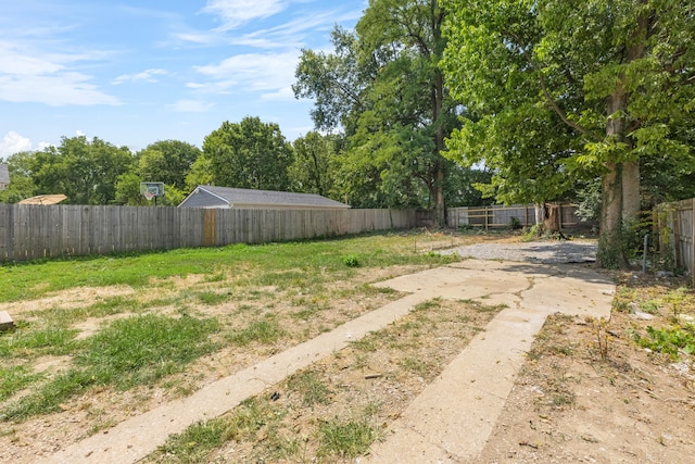 view of yard featuring fence