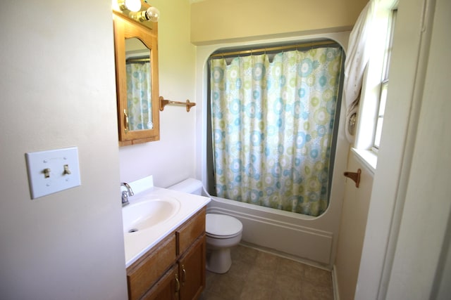 312 Springhurst Dr, Berea, KY 40403 - full bathroom featuring vanity, toilet, and shower / tub combo with curtain