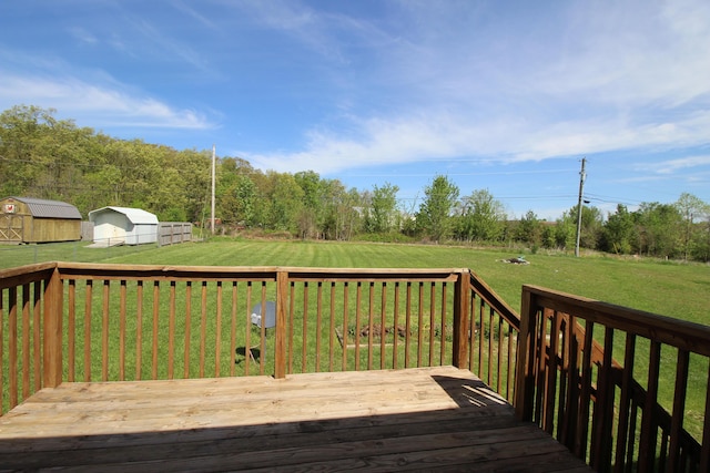 312 Springhurst Dr, Berea, KY 40403 - deck with a lawn and an outdoor structure