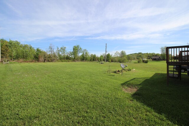 312 Springhurst Dr, Berea, KY 40403 - view of yard featuring a deck
