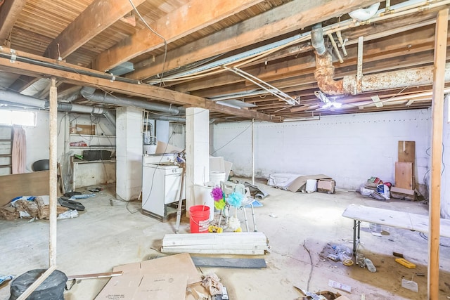 basement with washer / dryer