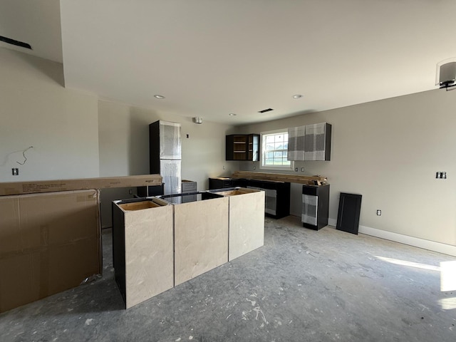 860 Denali Dr, Richmond, KY 40475 - kitchen featuring recessed lighting and baseboards