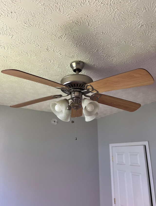 115 Georgia St, Winchester, KY 40391 - details with ceiling fan and a textured ceiling