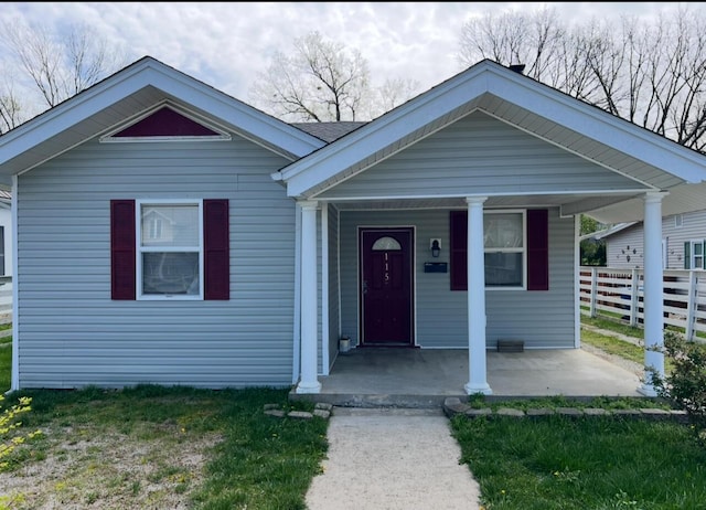 115 Georgia St, Winchester, KY 40391 - view of front of house featuring fence and covered porch