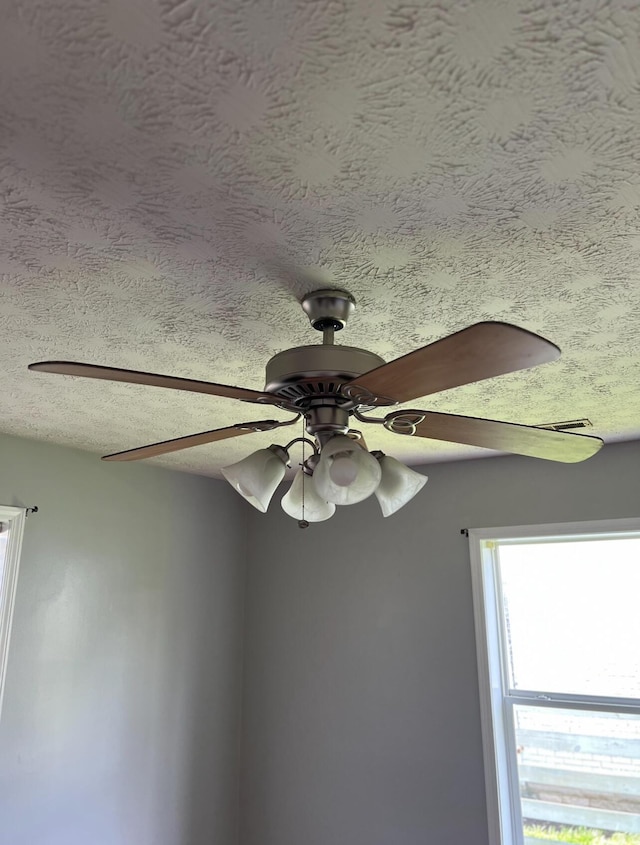 115 Georgia St, Winchester, KY 40391 - room details with a ceiling fan and a textured ceiling