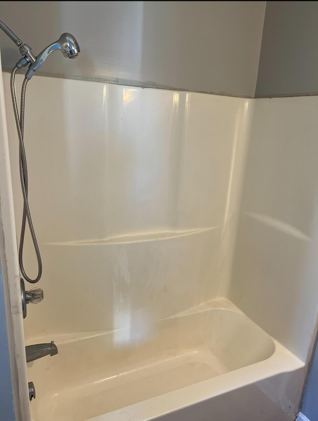 115 Georgia St, Winchester, KY 40391 - full bathroom with shower / tub combination