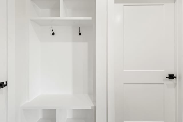 215 Berkley Hall Dr, Berea, KY 40403 - view of mudroom