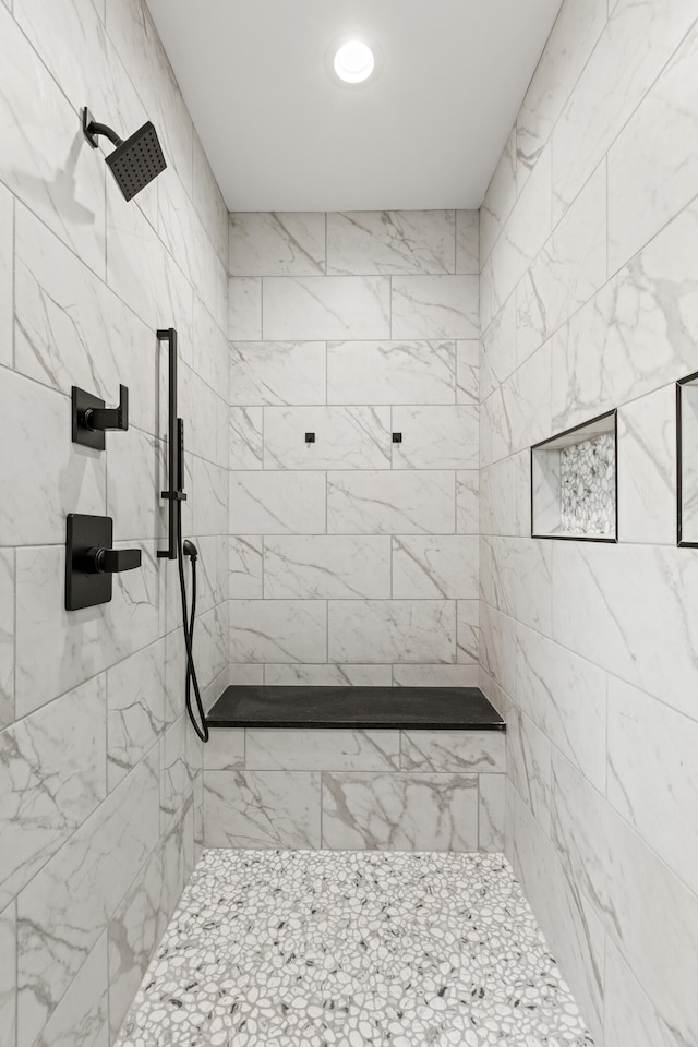 215 Berkley Hall Dr, Berea, KY 40403 - bathroom with a tile shower