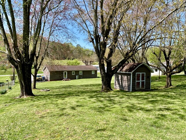1870 Rush Branch Rd, Somerset, KY 42501 - view of yard featuring a shed and an outdoor structure