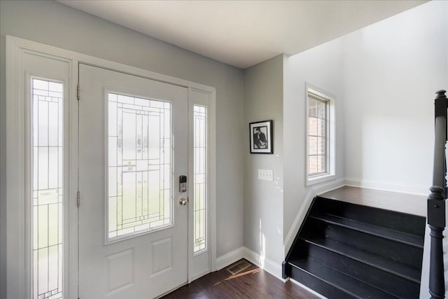 2045 Kearns Way, Richmond, KY 40475 - foyer featuring dark wood-style floors and baseboards