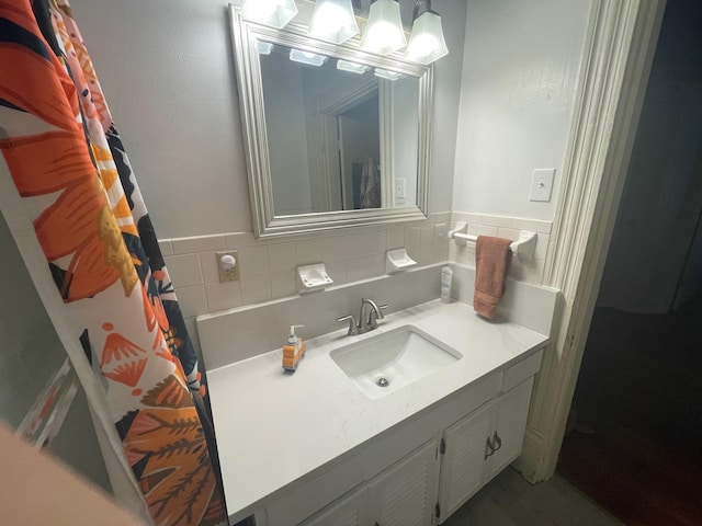 142 Old Lafayette Ave, Lexington, KY 40502 - full bath with vanity