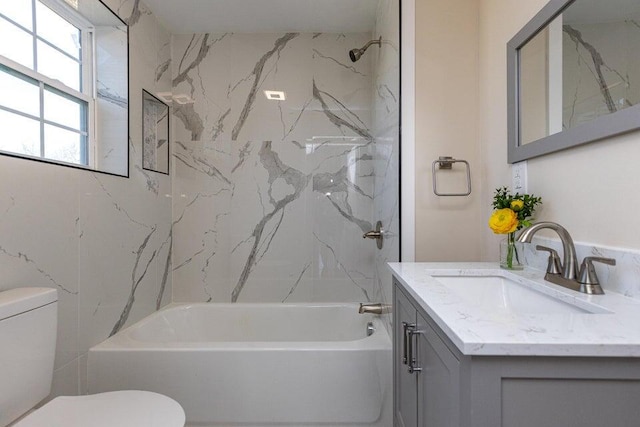 401 E Main St, Danville, KY 40422 - bathroom featuring toilet, vanity, and  shower combination
