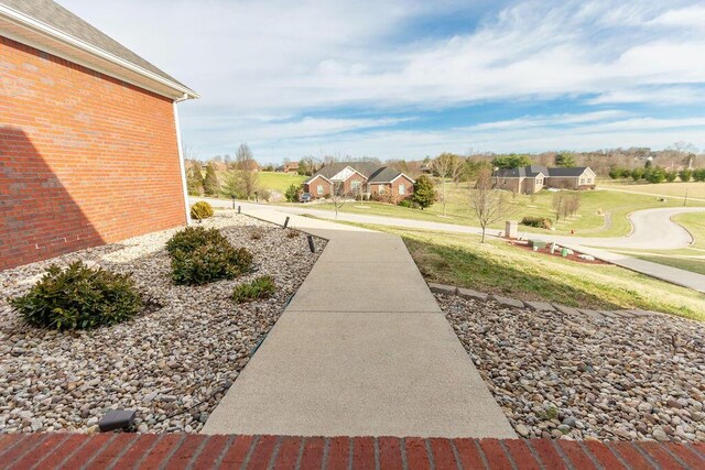 view of yard with a residential view