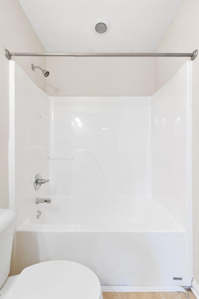 325 Long Branch Ln, Lexington, KY 40511 - full bath featuring toilet, bathtub / shower combination, and tile patterned flooring